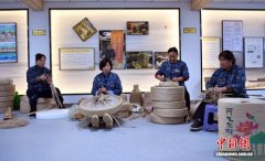 “蒲草生金” 探访白洋淀畔的指尖创富工坊